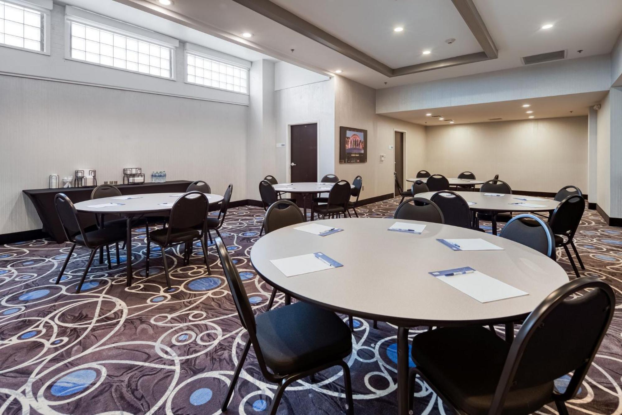 Holiday Inn Express - Kansas City Downtown By Ihg Exterior photo