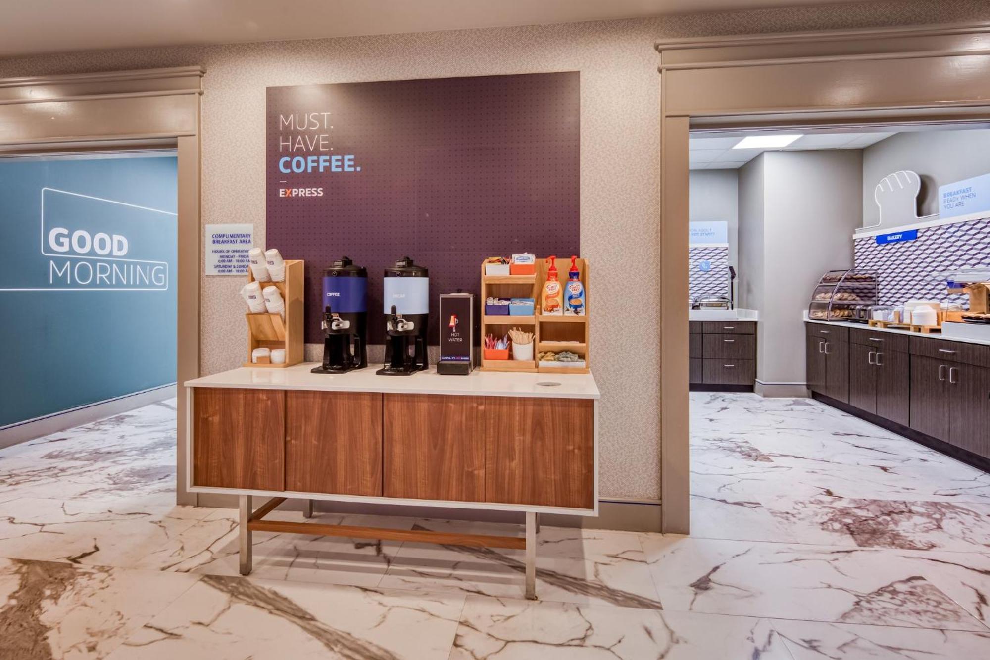 Holiday Inn Express - Kansas City Downtown By Ihg Exterior photo